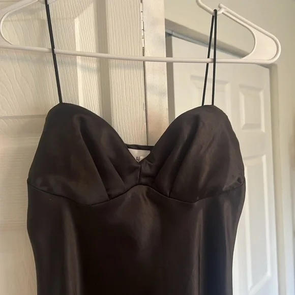Elegant Black Satin Mini Dress Hello Molly - Picture 3 of 5